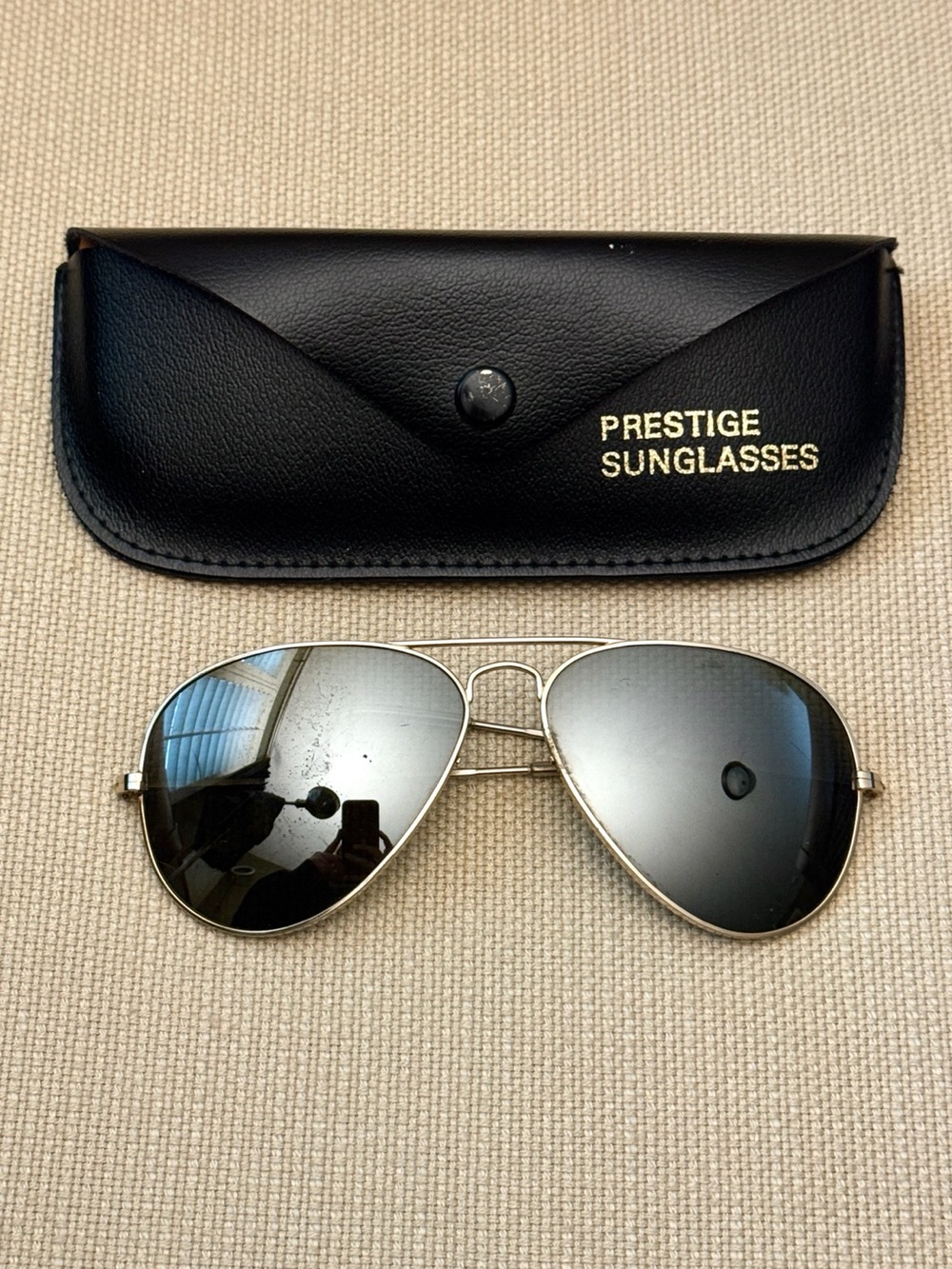 VTG Taiwan ROC Aviator Sunglasses + Case